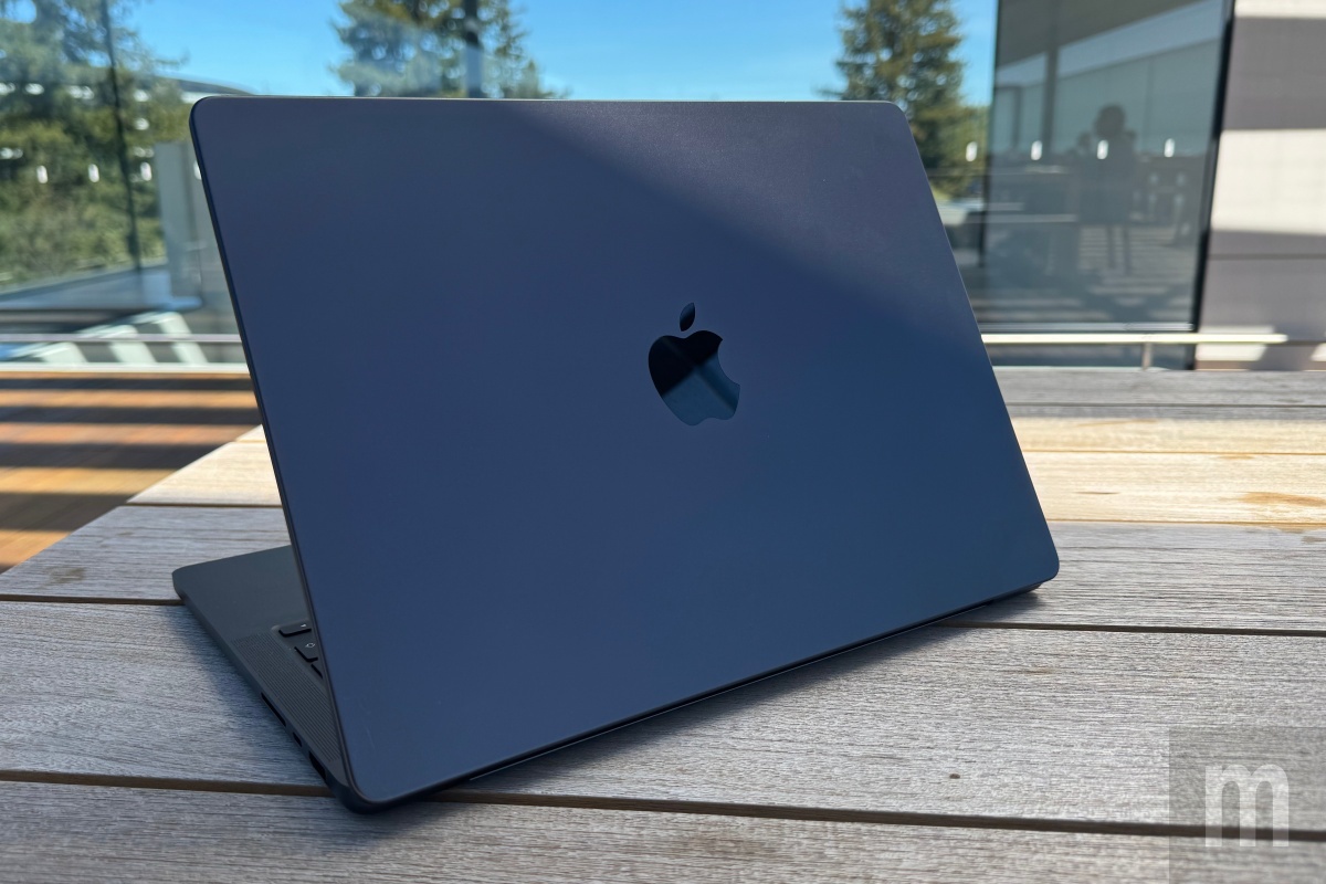 MacBook Pro， 动手测/终于来到M3 Max等级的MacBook Pro，有没有办法成为「更时尚」的电竞笔记本？ <br><span style='color:#848482; font-size:16px; '>终究还是要看苹果接下来的游戏市场发展策略</span>， mashdigi-科技、新品、趣闻、趋势
