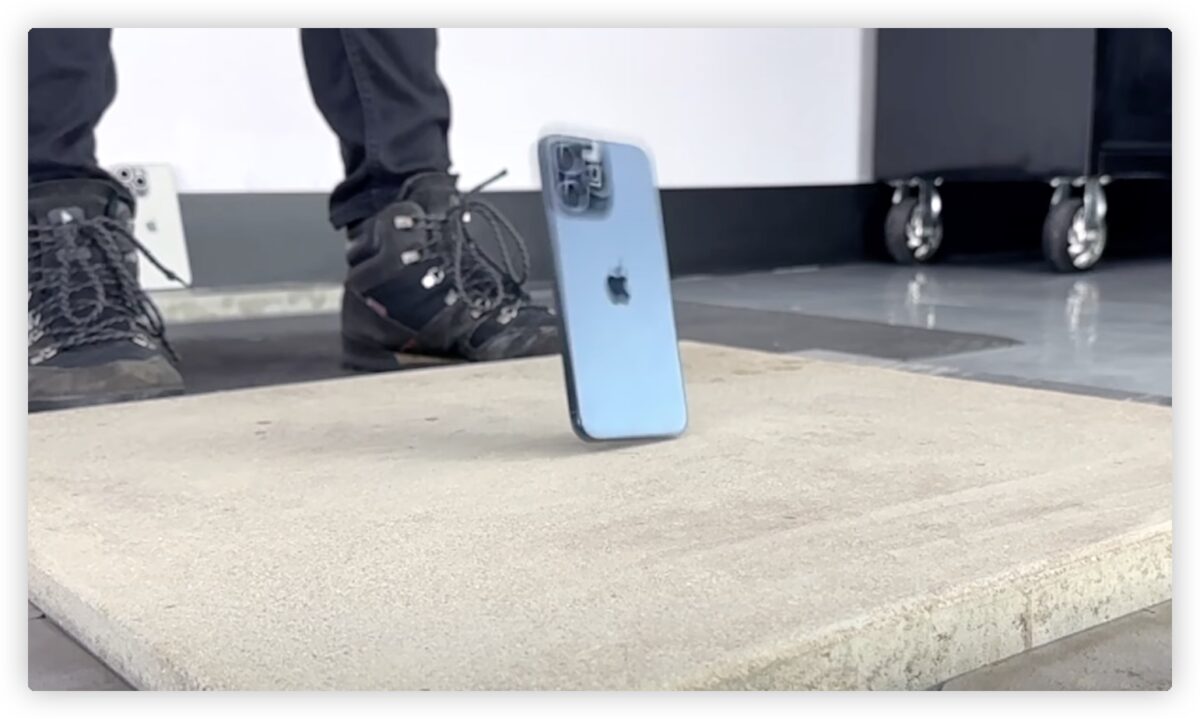 iPhone 15 摔机测试 耐摔
