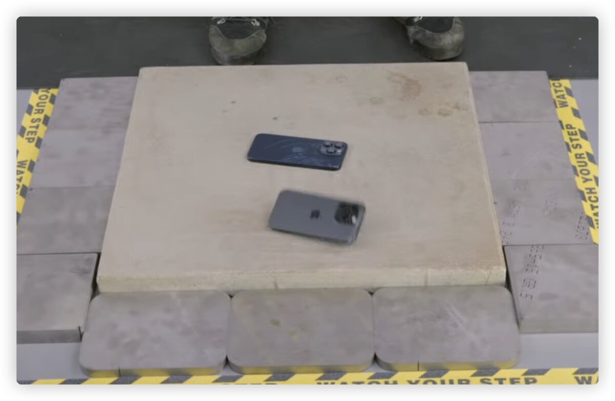 iPhone 15 摔机测试 耐摔