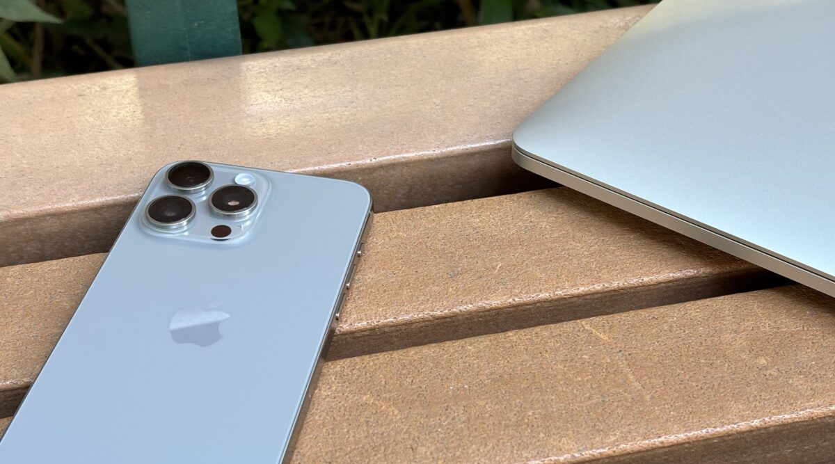 iPhone 15 Pro 开箱评测：新设计、新功能与拍照效果详细看
