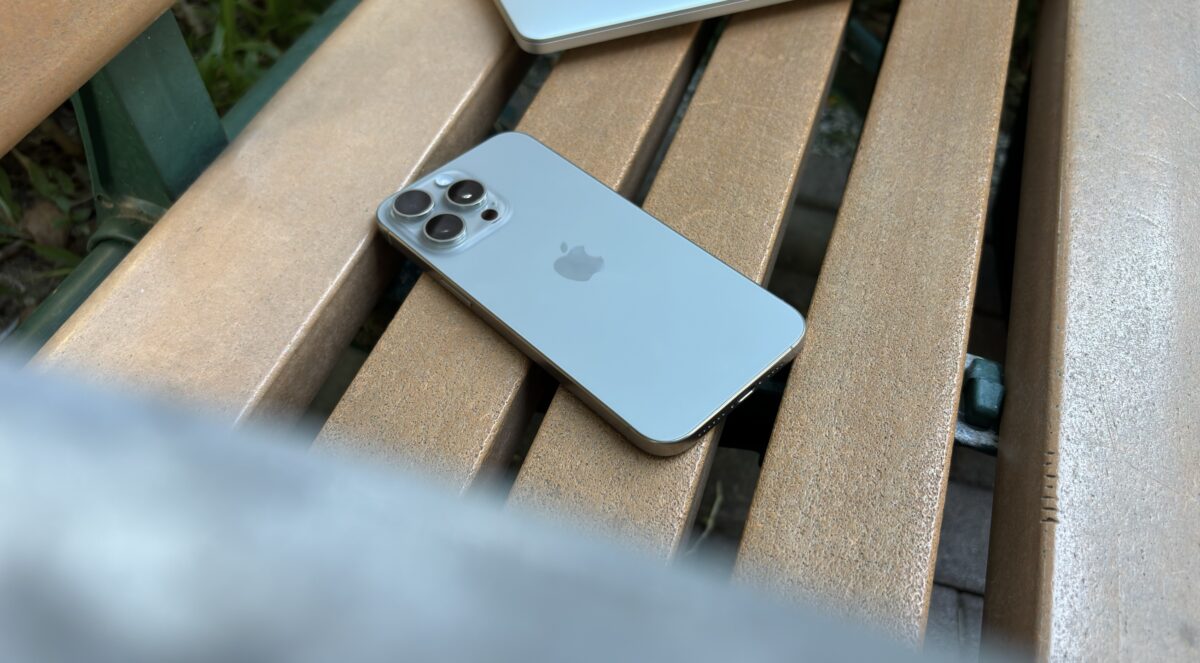 iPhone 15 Pro 开箱评测：新设计、新功能与拍照效果详细看