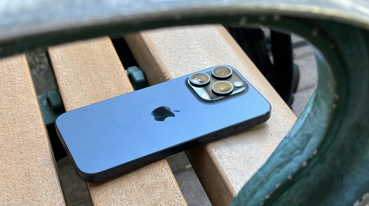 iPhone 15 Pro 开箱评测：新设计、新功能与拍照效果详细看
