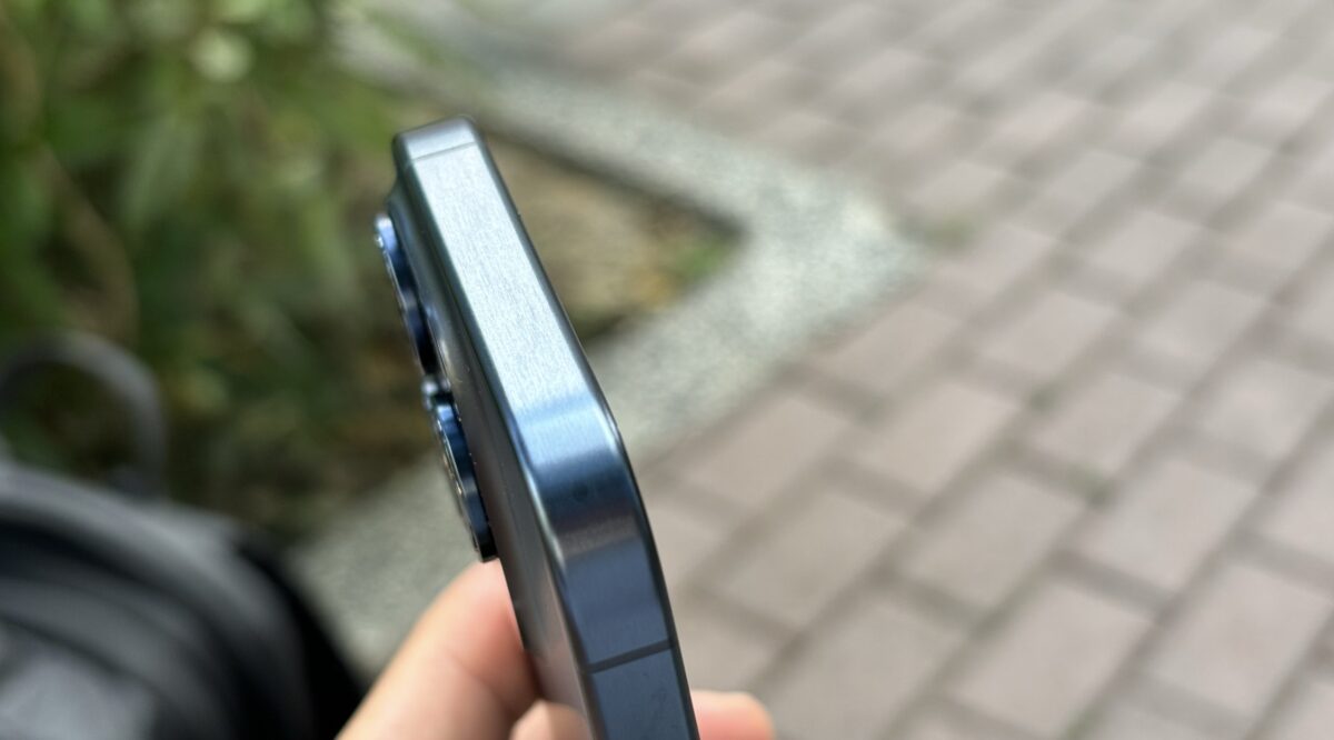 iPhone 15 Pro 开箱评测：新设计、新功能与拍照效果详细看