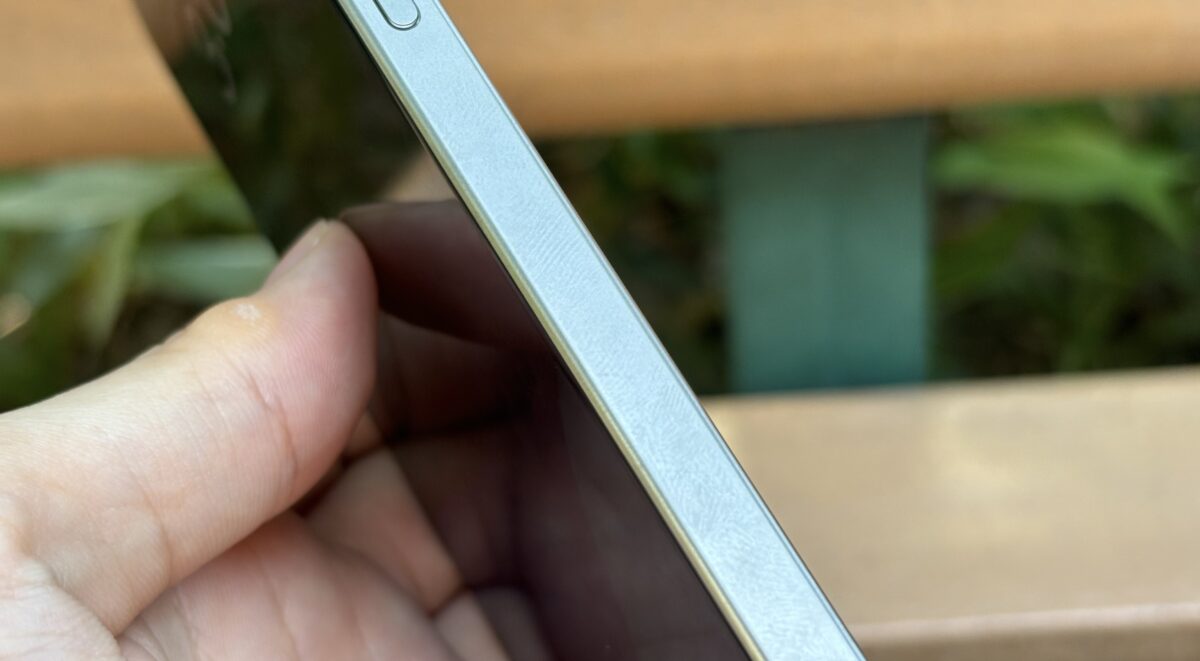 iPhone 15 Pro 开箱评测：新设计、新功能与拍照效果详细看