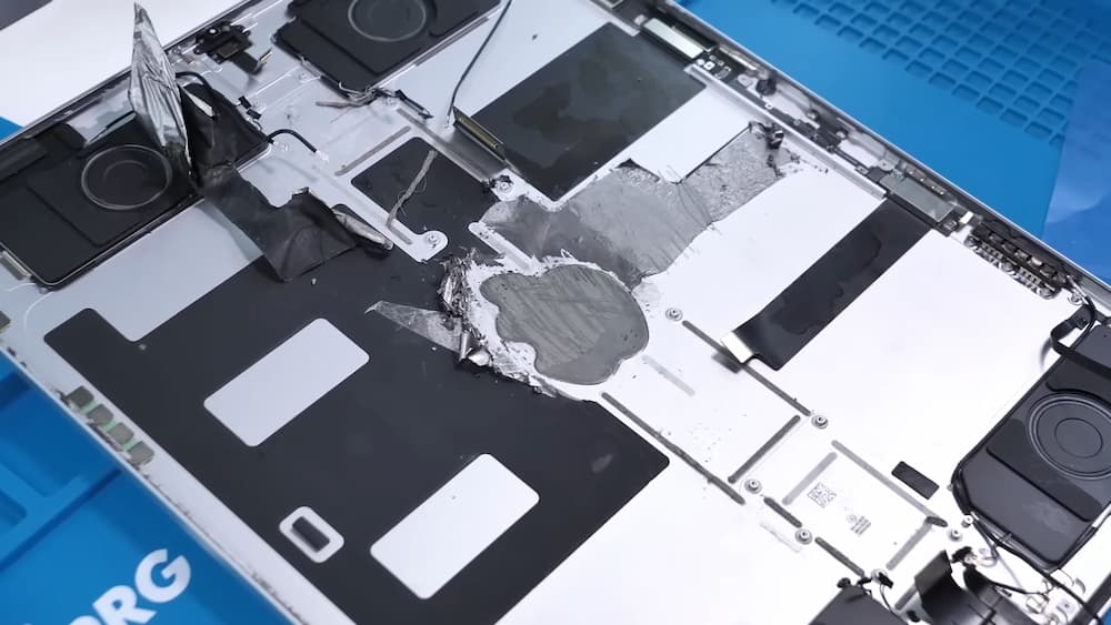 M4 iPad Pro 拆解揭开新机身内部设计 1