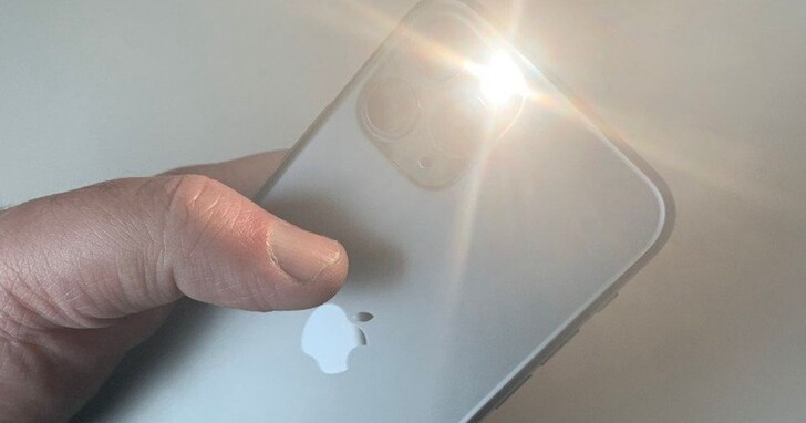 iOS 18 可以让你调整手电筒的焦距和光束形状，还有5种强度可选