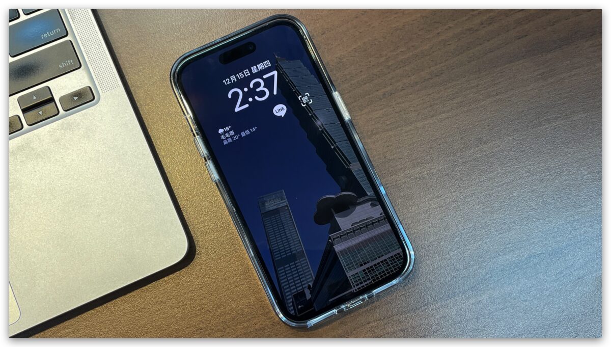 iOS 16.2 iPhone 14 Pro 永远显示 黑色背景