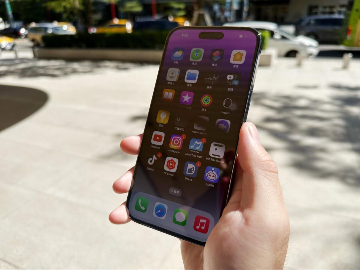 iPhone 14 iPhone 14 Pro imos imos Care 蓝宝石保护贴 蓝宝石镜头贴 军规防震壳 康宁玻璃保护贴