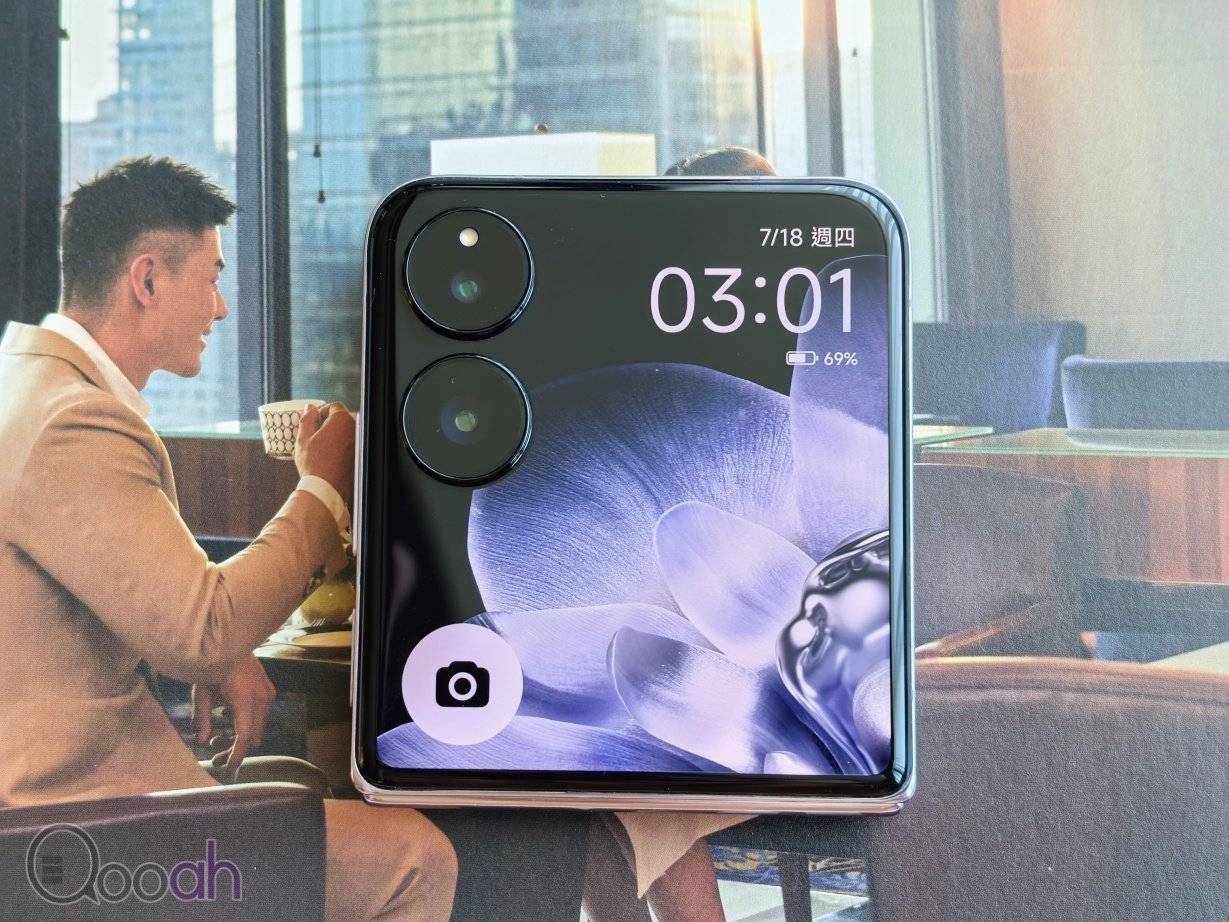 小米 Xiaomi MIX Flip 开箱评测：细折中拍摄最强，Flip 6 完全无法相比