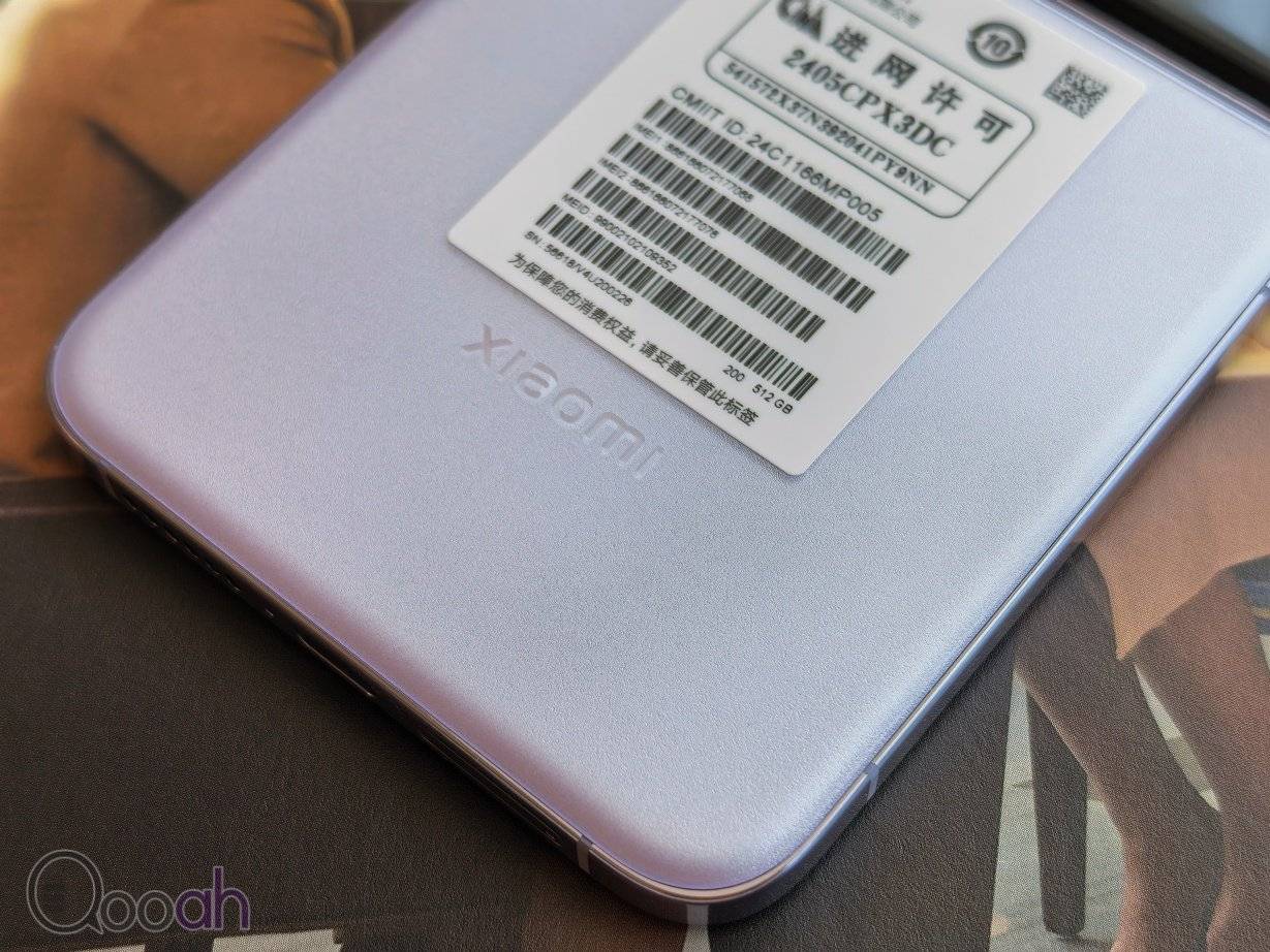 小米 Xiaomi MIX Flip 开箱评测：细折中拍摄最强，Flip 6 完全无法相比