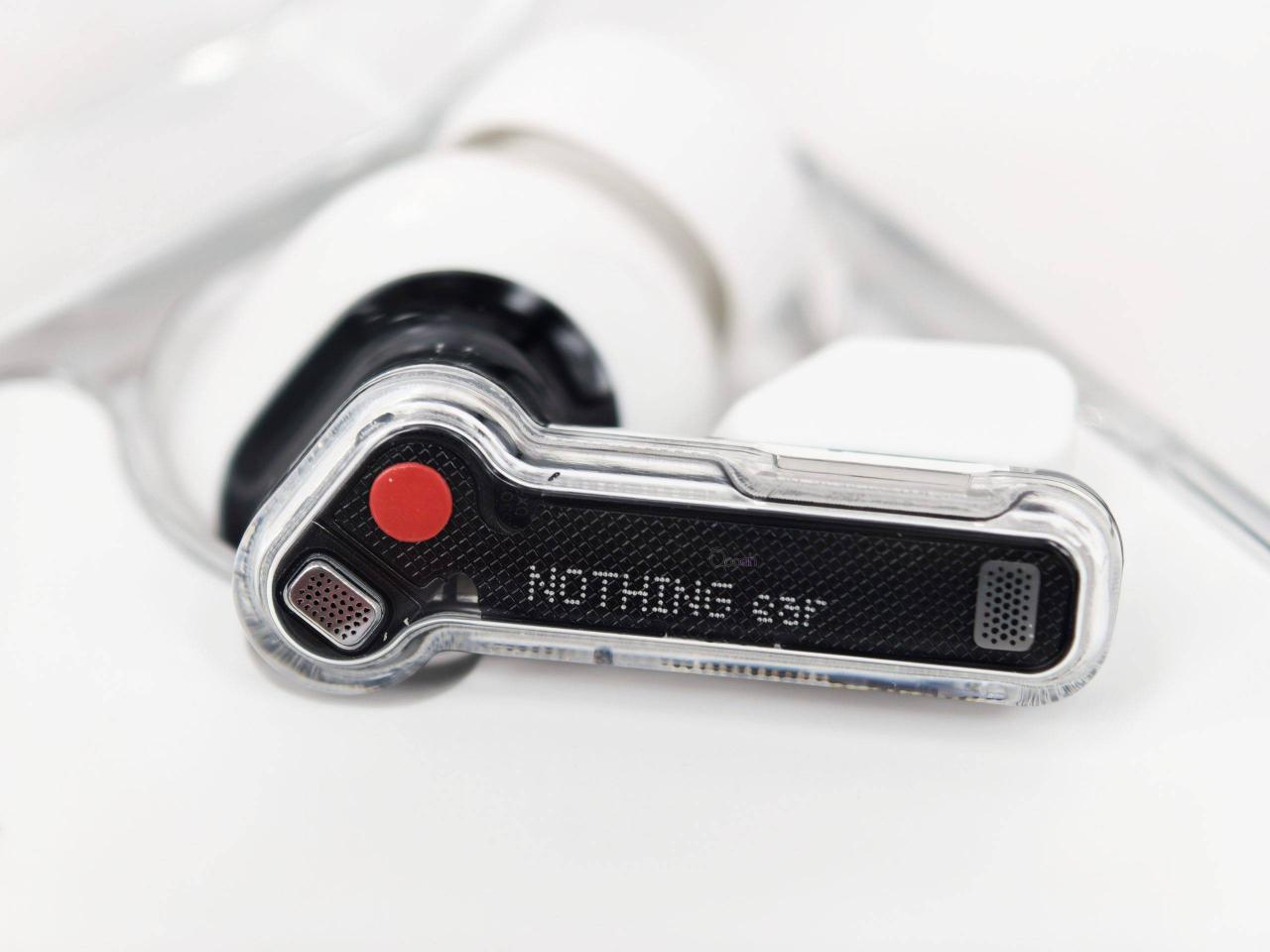 Nothing Ear 开箱评测：外型同价无敌，音质有提升空间