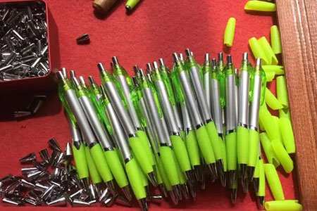 组装手工笔赚钱是真的吗？揭秘做手工活的套路 