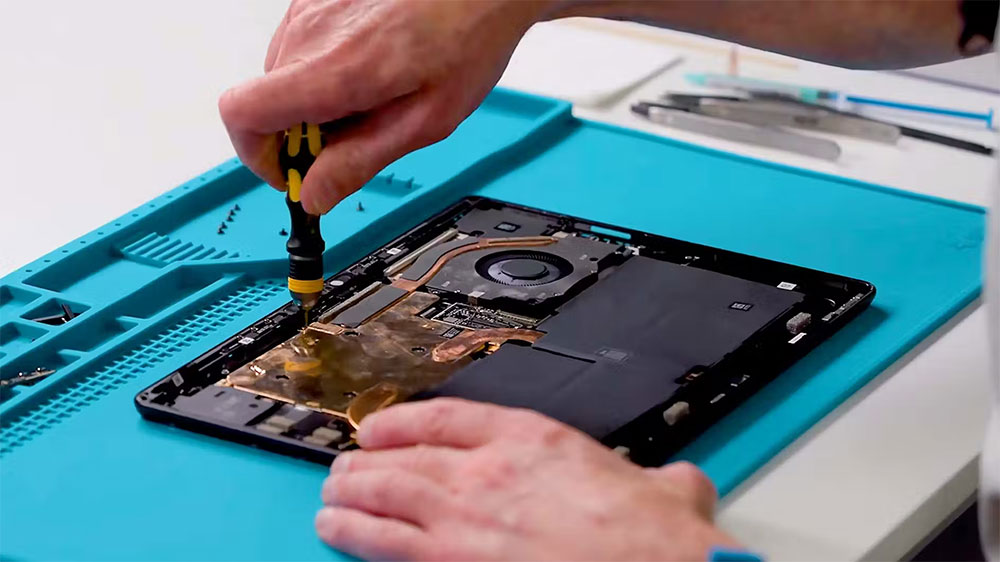 Microsoft 通过 40 分钟的视频全力宣传 Surface Pro 的可修复性 - 安卓手赚网