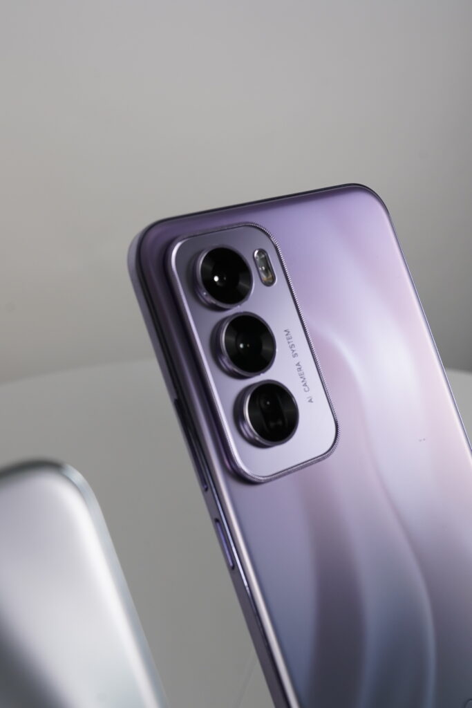 OPPO Reno12 Pro 5G测评：未来感设计拉好拉满、有趣且实用的AI功能等着你！
