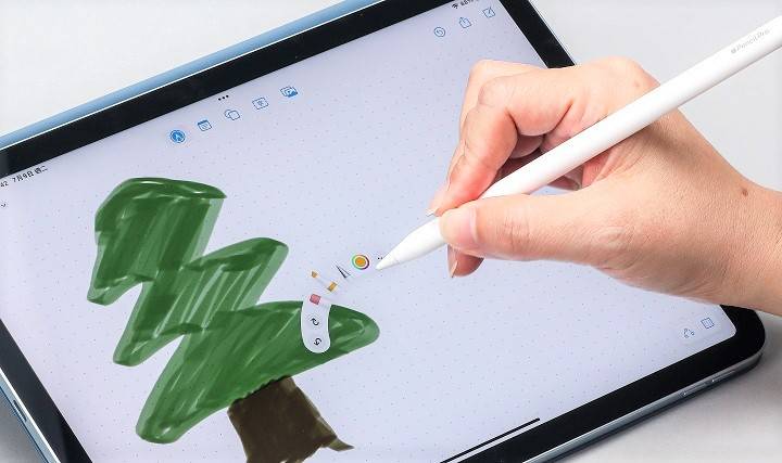 Apple Pencil Pro 新增双指按压、触觉回馈、侧转功能，让用户能够更直觉及精准地进行创作。