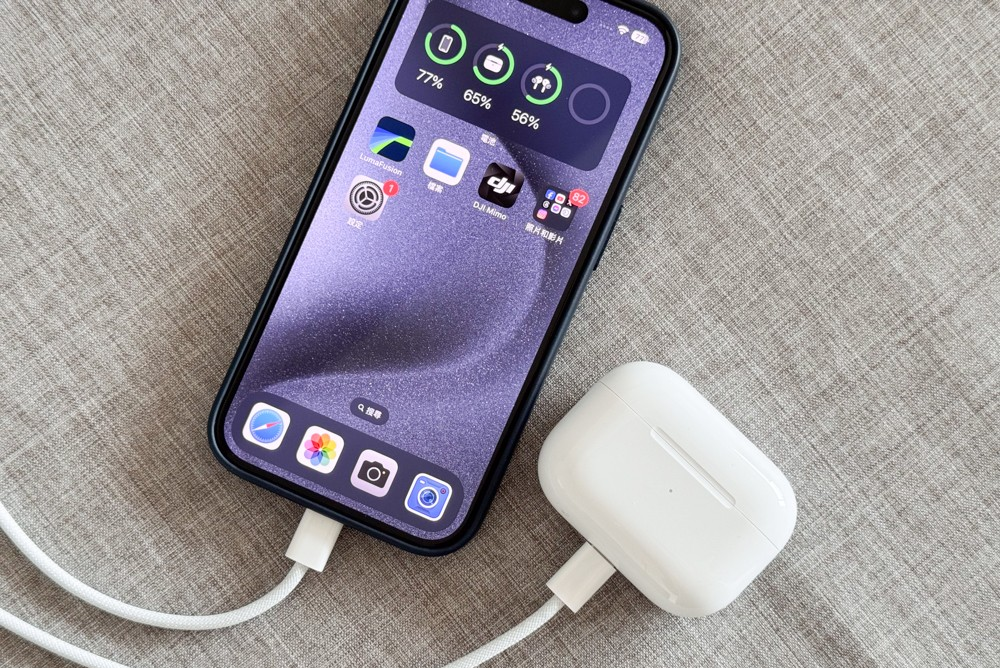 分高低阶双版本的 AirPods 4 将与 iPhone 16 系列同台发表，非 Pro 版将首度搭载降噪机能