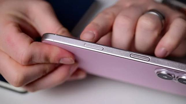 iPhone 16 Capture 按键可感应半按功能：锁定曝光和对焦