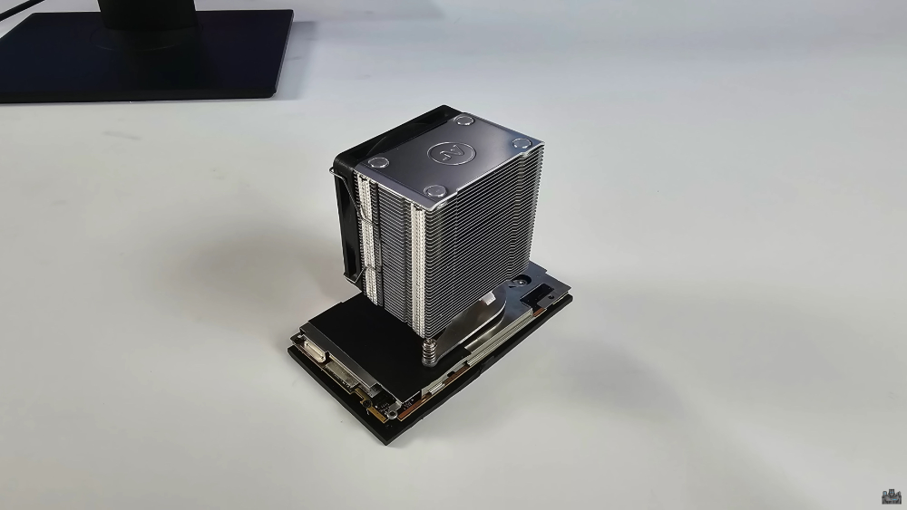 有人把挂点的 Steam Deck 改装成Mini PC，想不到废物利用还真的成功了 - 安软网