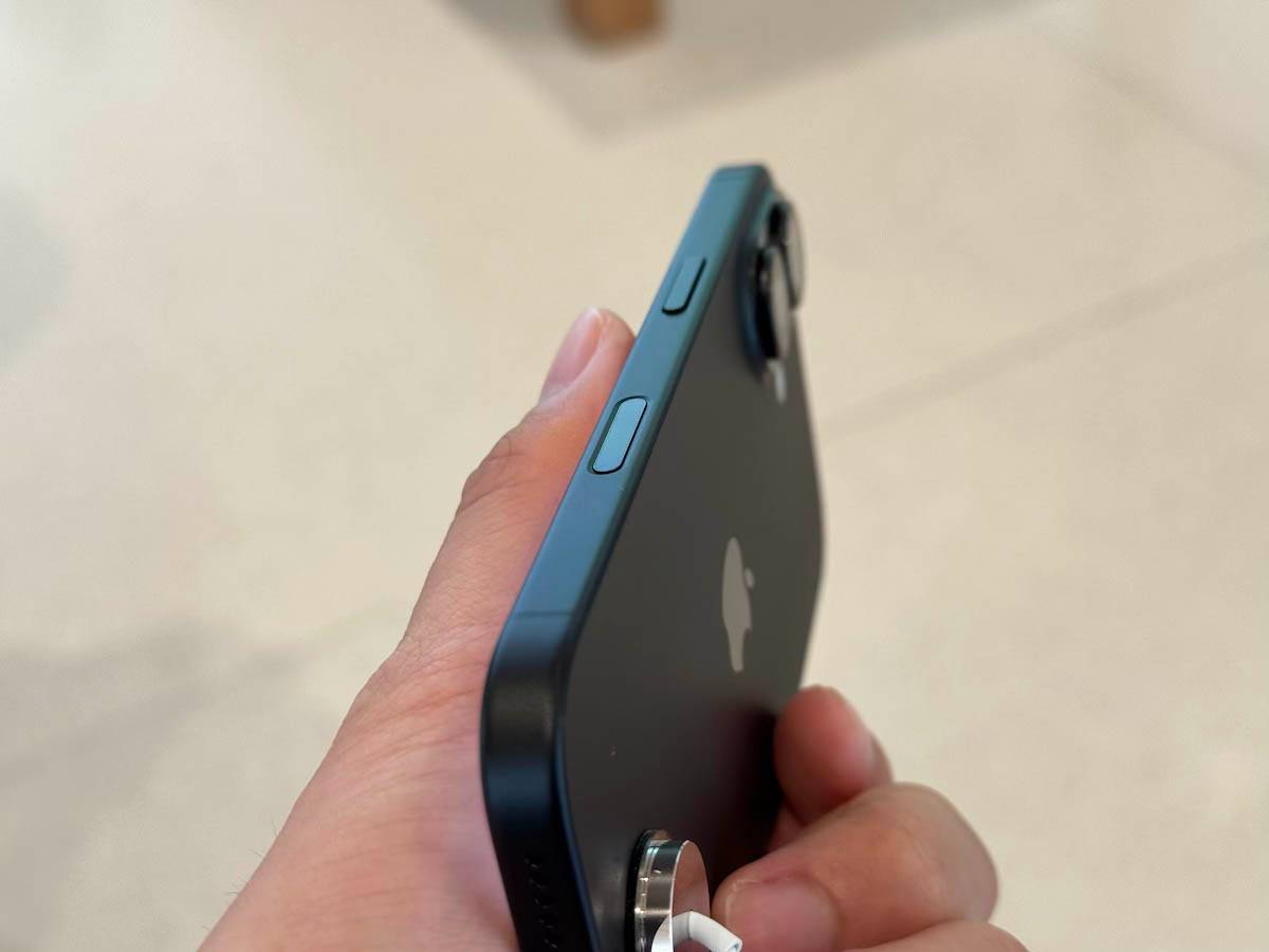 iPhone 16 开卖 上市 颜色 上手体验