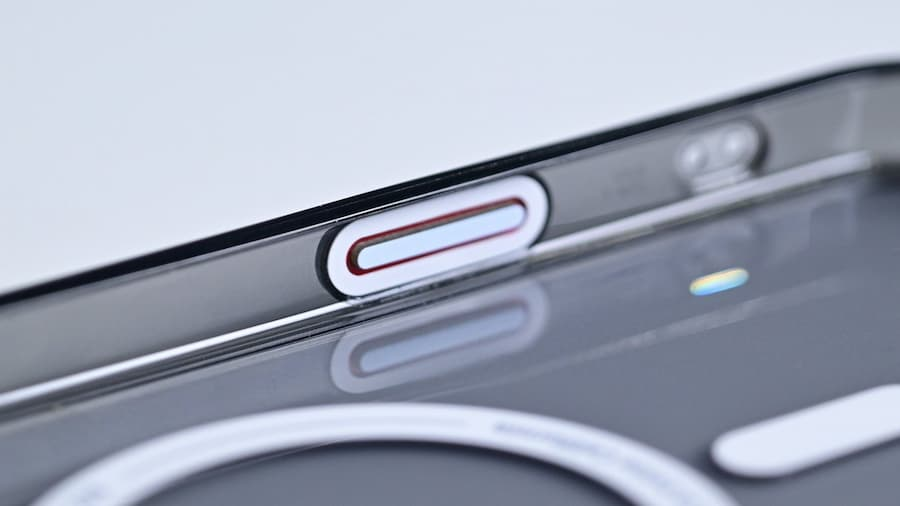 iPhone 16原厂保护壳全覆盖拍摄按钮设计揭秘！ Spigen独家采新技术