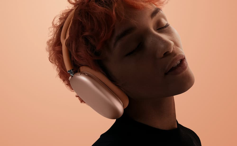 苹果 2024 AirPods Max 新旧款规格差异比较，值得入手吗？