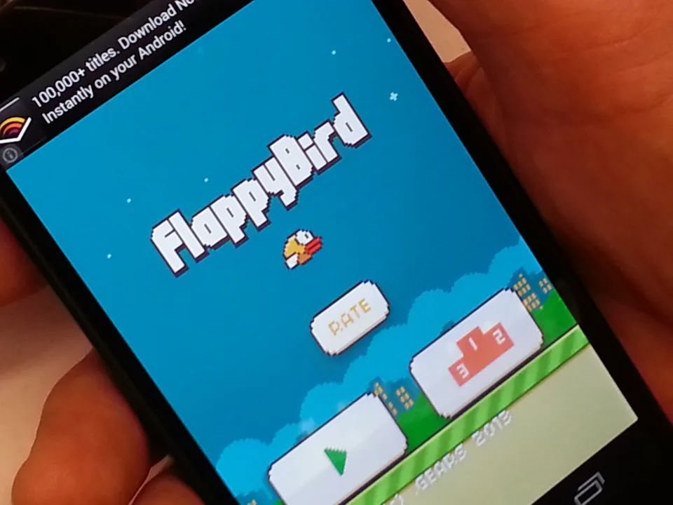 《Flappy Bird》原开发者出面否认卖掉版权，重新上架版本和他无关
