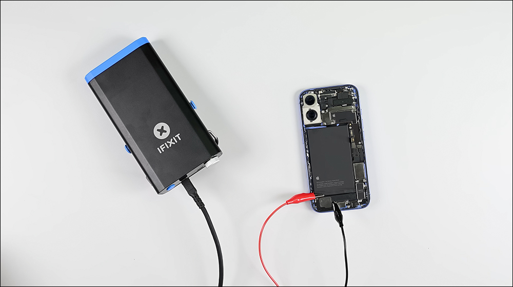 iPhone 16 被 iFixit 拆解，揭露 iPhone 16 与 16 Plus 具备 16 Pro 系列都没有的全新、更简单的可更换电池系统 - 安卓手赚网