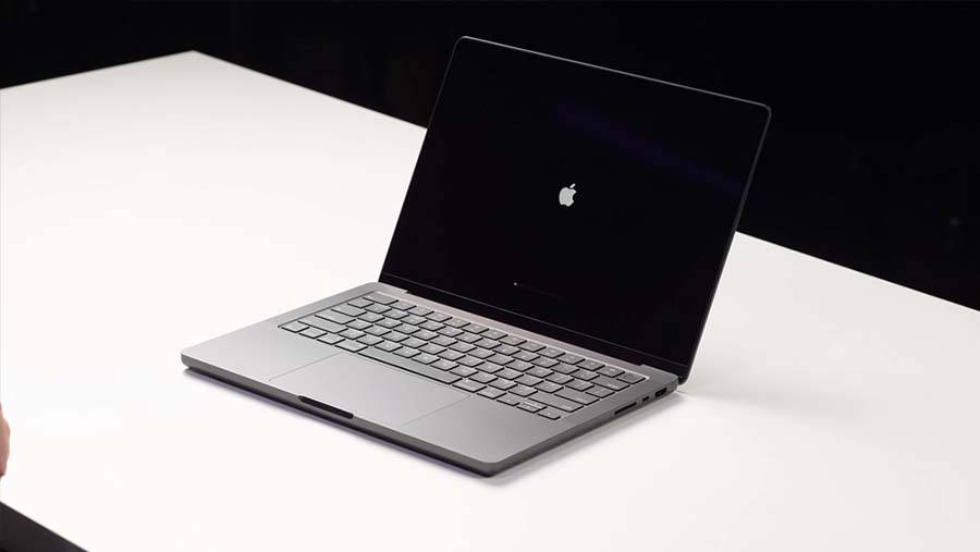 M4 MacBook Pro 开箱 跑分 Geekbench