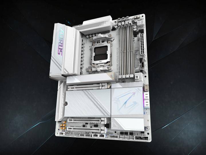 用纯白主板迎接 AMD 9000 系列处理器：X870E AORUS PRO ICE