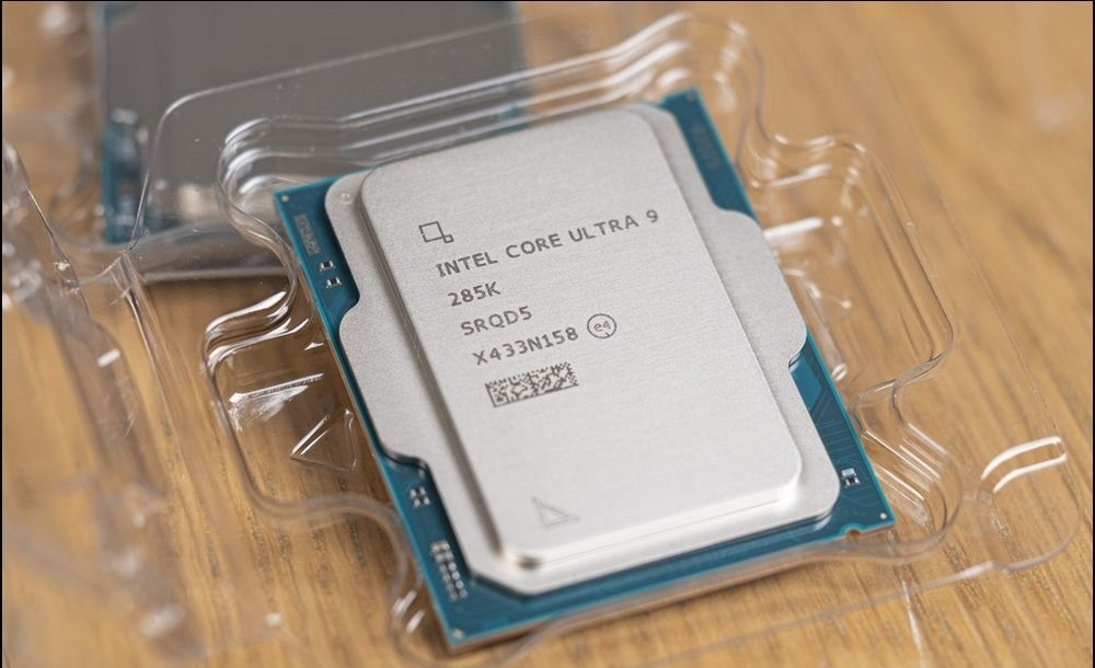 Intel Core Ultra 9 285K 开箱实测：能耗比大幅提升