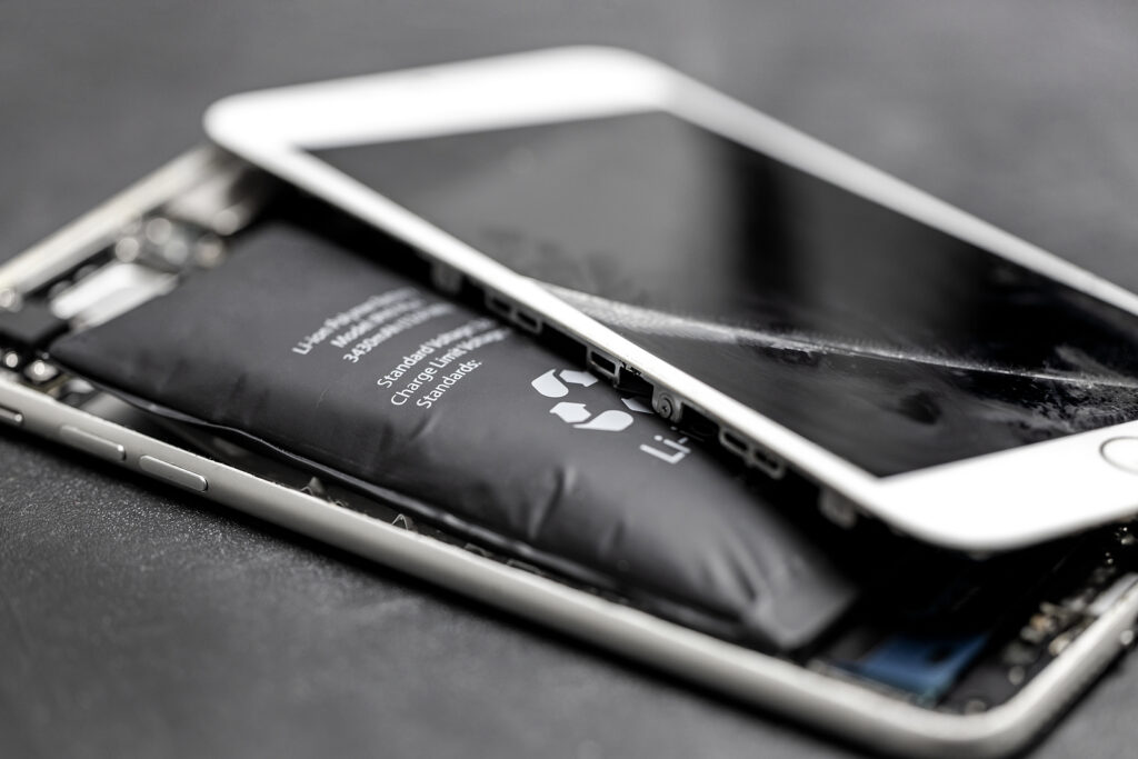 Swollen-Lithium-Ion-Battery-1024x683.jpg