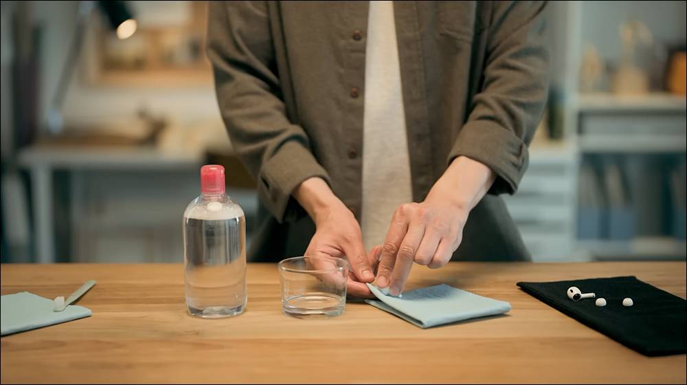 AirPods 如何正确清洁？ Apple 教你只需简单几步骤，让 AirPods / AirPods Pro 保持最佳状态 - 安卓手赚网