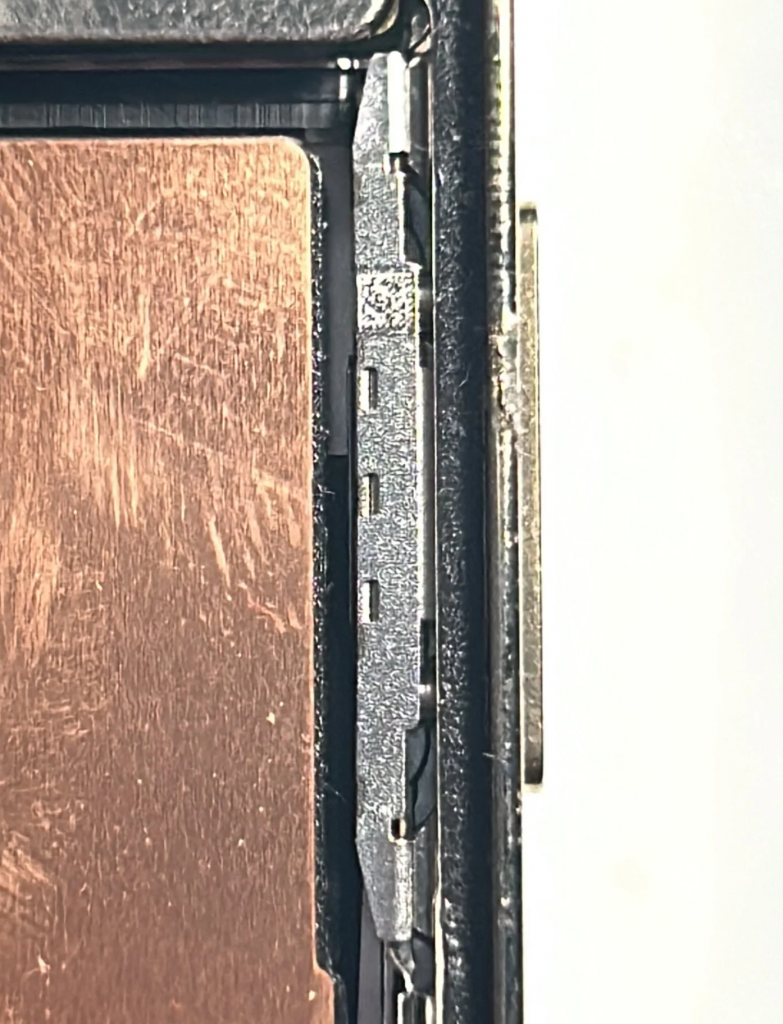 一款 iPhone 原型机曝光，这是两年前的设计？