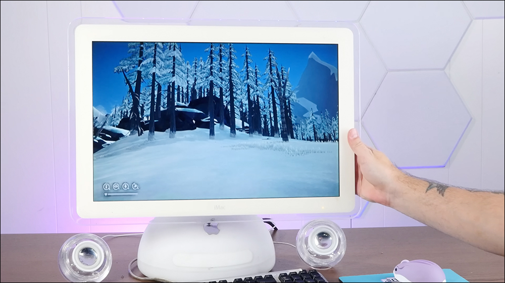 M4 Mac mini 又一疯狂改造，这次改装在 22 年前的 iMac G4 - 安卓手赚网
