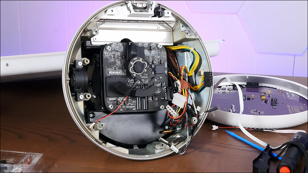 M4 Mac mini 又一疯狂改造，这次改装在 22 年前的 iMac G4 - 安卓手赚网