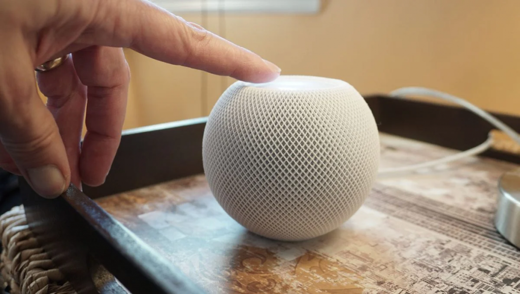 除了有屏幕的 HomePod，据传 Apple TV、HomePod mini 也都将在明年更新