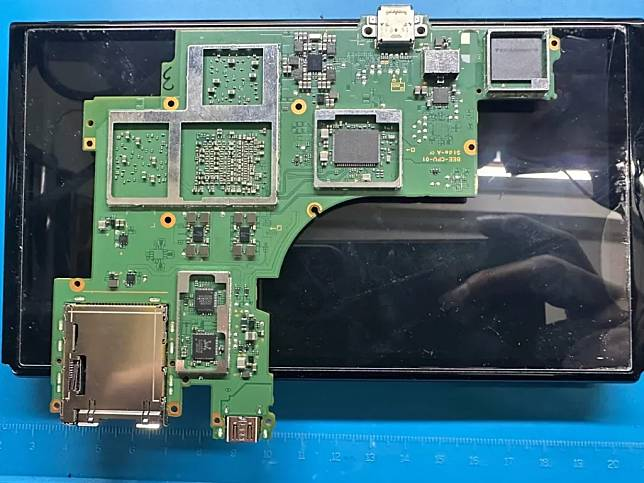 Switch 2 主板照片曝光 用5nm制程性能大幅提升