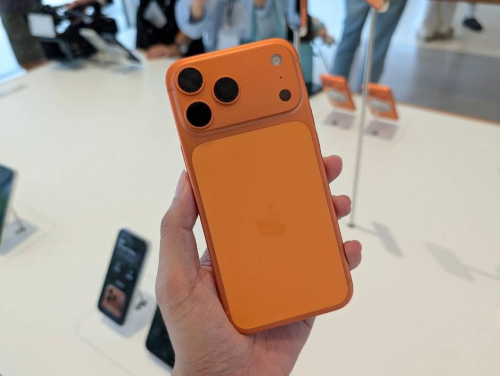 iPhone 17 Pro 又传新问题？ 宇宙橙变玫瑰金