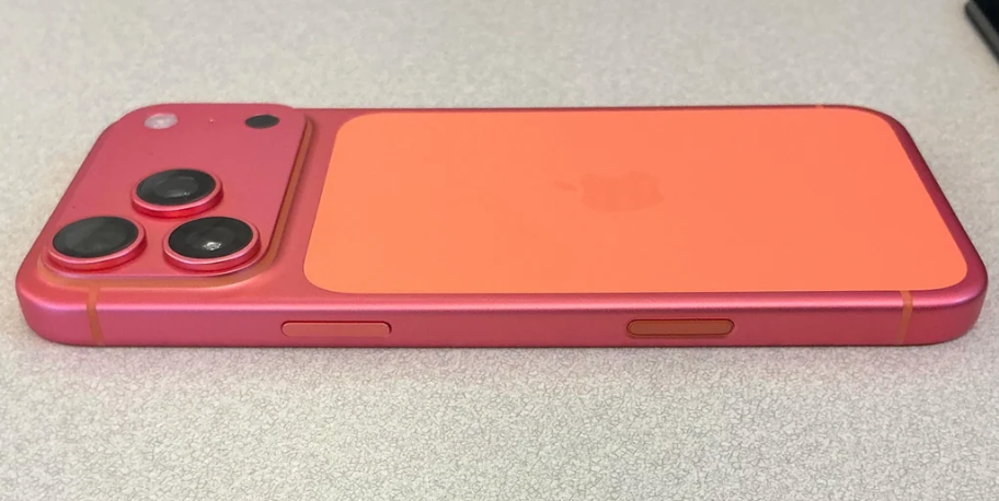 iPhone 17 Pro 又传新问题？ 宇宙橙变玫瑰金