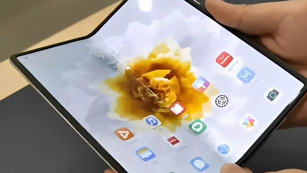 一部极致堆料，一部颠覆形态！ HONOR MWC 双旗舰手机官宣