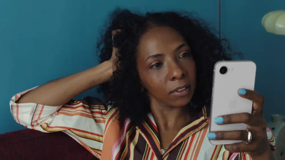 iPhone 17e vs iPhone 16e 网络芯片比较